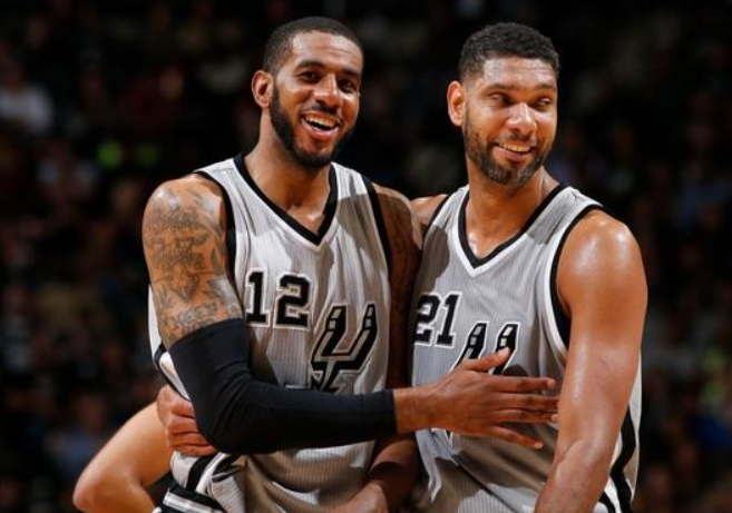 阿勒代斯：萨拉赫签了肥约状态就下滑，利物浦应让他闭嘴走人（阿勒代斯：萨拉赫续巨约后表现走低，利物浦应让他噤声离队）