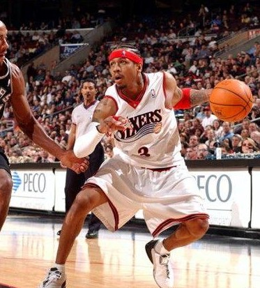 CBA俱乐部杯，山东男篮半场55-50领先青岛男篮，山东队半场打出12人轮换（CBA俱乐部杯：山东男篮半场55-50暂领先青岛，祭出12人轮换）