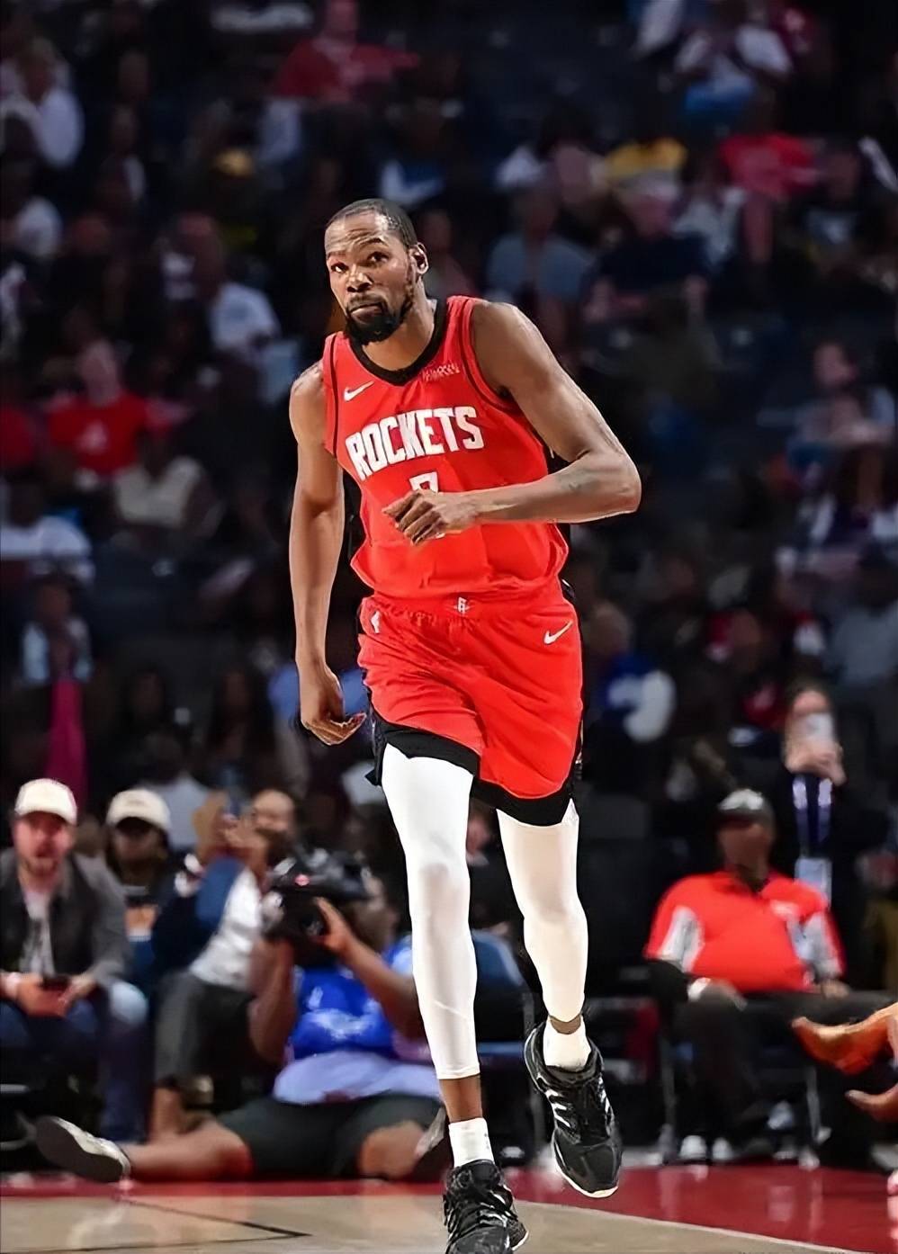 听说在东北上学可以免费学滑冰！有点心动（去东北上学还能免费学滑冰，我有点动心）