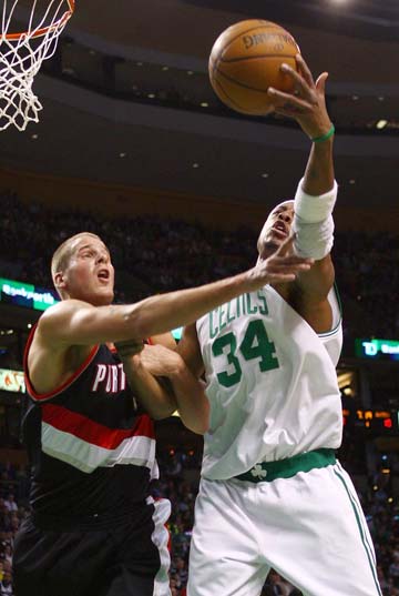 官方：麦克托米奈战国米的精彩抽射当选意甲10月最佳进球（意甲官方评选：麦克托米奈对国米的世界波荣膺10月最佳进球）