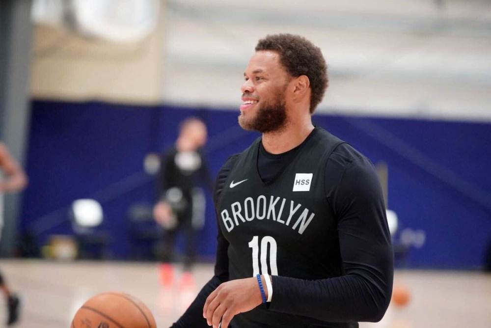 那不勒斯官方：洛博特卡在意杯赛前热身时左腿后胫肌拉伤（那不勒斯通报：洛博特卡意大利杯赛前热身左腿后胫肌拉伤）